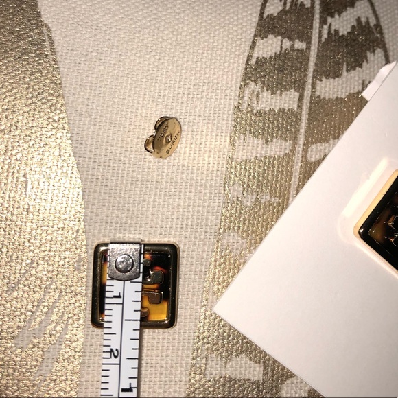Tory Burch Gold and Brown Logo Earrings Tortoise Shell Quite Luxury Stud - Picture 8 of 8